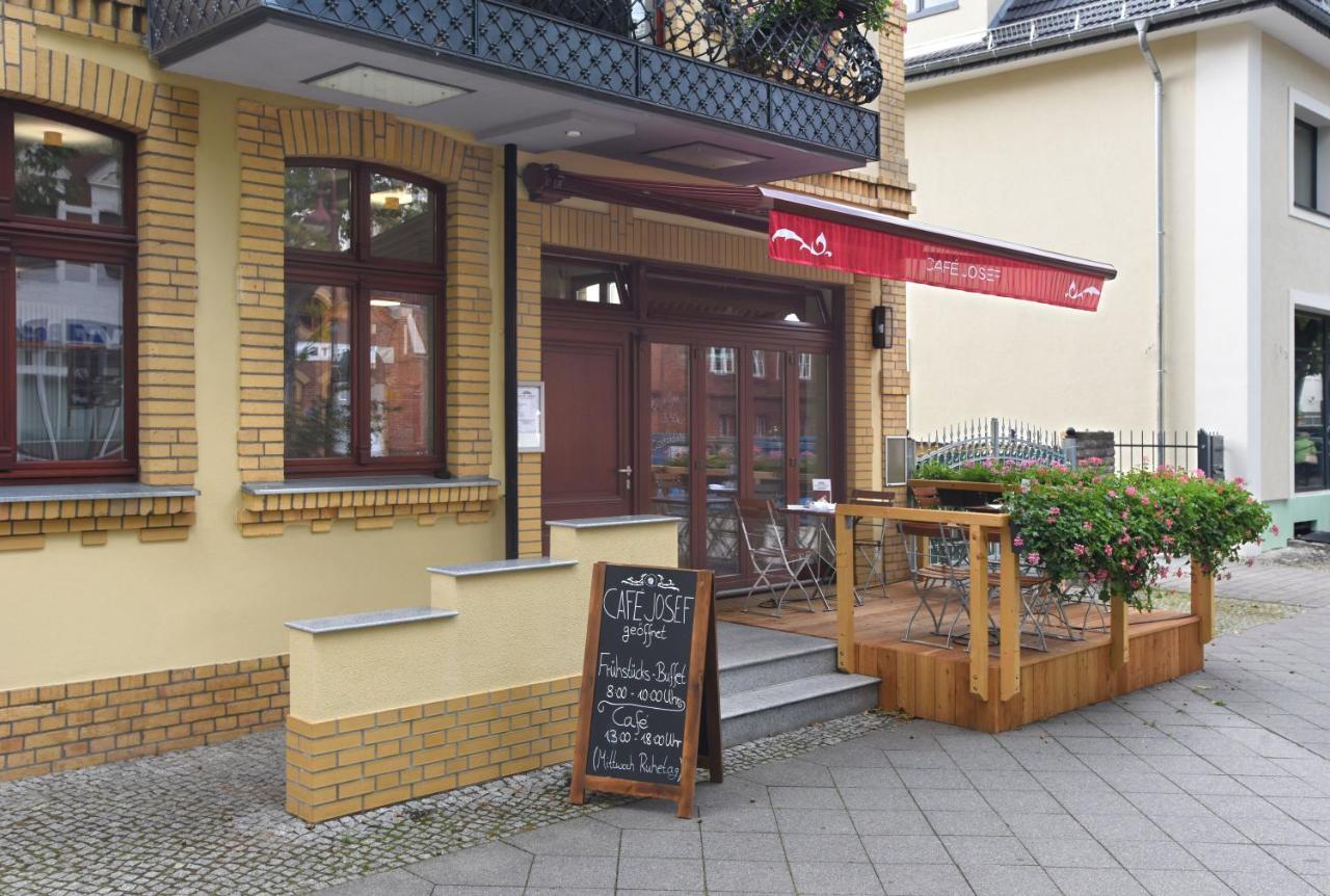 Port Inn Hotel Eichwalde Exterior foto